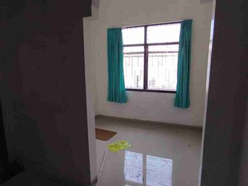 Rumah Besar Pusponjolo Siap Pakai Kinclong Tengah Kota Semarang