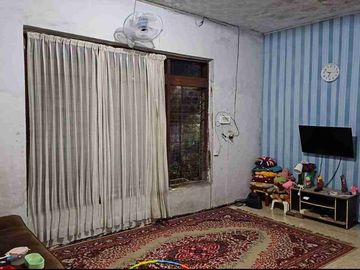 Rumah strategis pinggir jl raya di pusat bisnis kota Sumber Cirebon