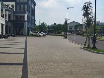 RUKO 3 LANTAI DOUBLE FACADE & BALCONY Hudson - Gading Serpong