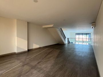 RUKO STRATEGIS DENGAN ANCHOR TENANT BESAR - PASADENA SQUARE SOUTH!