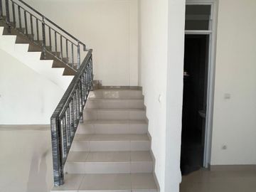 Ruko Hoek La Riviera PIK 2 3,5LT 5x15 75m2 Tersewa Dpt Cashback