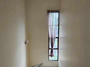 Rumah Hook? Tidak! Posisi Terdepan di Jalan Utama Jakarta Garden City, Harga Terbaik