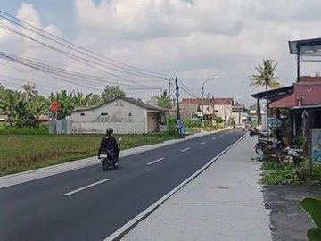 Tanah Luas Bonus Bangunan Cocok Untuk Investasi Lokasi Favorit di Sleman