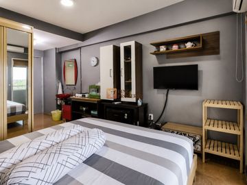 Studio Modern Green Bay Pluit Furnished Lengkap Red Vanity Design Dekat Baywalk Mall & Bandara Soekarno-Hatta