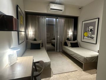 CONDO FOR SALE: 210 sqm 3 Bedroom in Arca South Taguig - Arbor Lanes