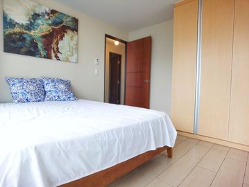 For Sale: 2BR Residence with Parking & Uptown Mall View at One Uptown Residence South Tower, Uptown Bonifacio