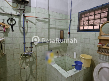 DIJUAL RUMAH JALAN YOS SUDARSO LORONG 1A - SIMPANG JALAN BAMBU - MEDAN BARAT (vincent)