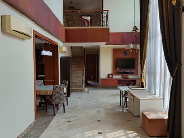 Hunian Premium Kedoya Elok Penthouse, 4 Kamar Tidur, Full Furnished, SHM