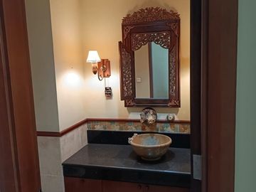 Hunian Premium Kedoya Elok Penthouse, 4 Kamar Tidur, Full Furnished, SHM