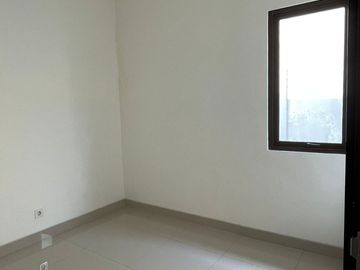 DIJUAL RUMAH CANTIK 2 LANTAI SIAP HUNI POSISI HOEK DI THE MOZIA BSD (LSB49)