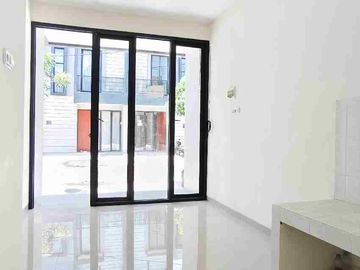 Rumah Baru 2 Lt Ready Unit Prapen Tenggilis Surabaya Dekat Ubaya & UK Petra, Polda Jatim & Kejaksaan serta Aneka Mall : Trans Icon & Royal Plaza