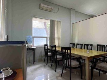 dijual gedung siap pakai di tanjung barat jakarta selatan