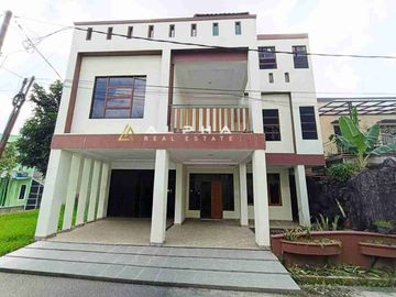 Dijual Cepat Rumah Hook 2,5 Lantai Hook di Citra Batam, Batam Center