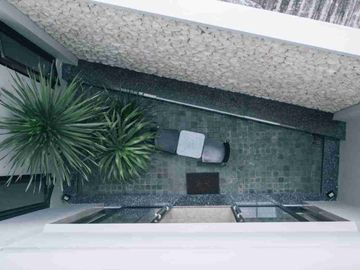 JUAL RUMAH EKSKLUSIF DI SENAYAN KEBAYORAN BARU JAKSEL