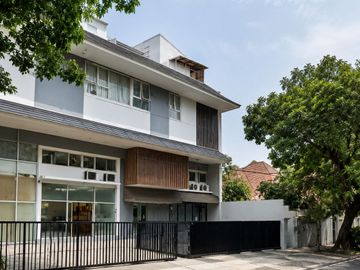 DISEWA RUKO SIAP PAKAI GANDARIA KEBAYORAN BARU JAKARTA SELATAN