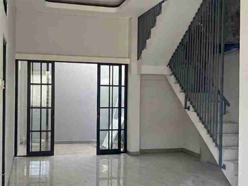 Rumah Baru 2 Lantai Lokasi Kepuh Permai Waru Sidoarjo