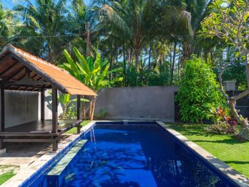 Charming Tropical 2BR Villa Near Lovina Beach, Buleleng