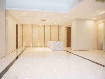 Dijual rumah jakarta selatan, Senayan 
Kebayoran Baru, mewah, lokasi exclusive. 3 lantai.