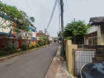 Dijual cepat rumah tua hitung tanah di jl Pangkalan Jati Cipinang Melayu , Makasar Jakarta Timur
