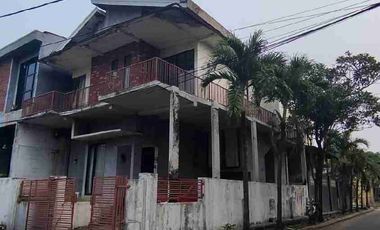Di Jual Rumah posisi Hook Bukit Golf Cibubur Riverside