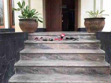 Rumah Mewah Dalam Komplek Elit Bawah NJOP Dekat Binus Kemanggisan Palmerah Jakarta Barat
