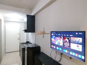 Disewakan Studio Green Bay Pluit Minimalist Bedroom with Warm Wood Accents Walk to Baywalk Mall Dekat Bandara & Tol