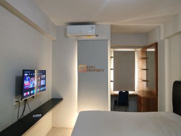 Disewakan Studio Green Bay Pluit 21m² Minimalist Bedroom with Warm Wood Accents Dekat Baywalk Mall Jakarta Utara