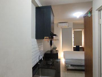 Disewakan Studio Green Bay Pluit 21m² Minimalist Bedroom with Warm Wood Accents Dekat Baywalk Mall Jakarta Utara