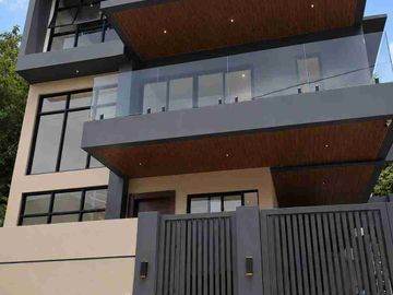 6BR 5T&B VIEW-TIFUL MONTEVERDE ROYALE MANSION RFO SOON