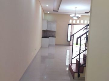 A68 Jual Rumah Baru di Kemanggisan Slipi Model American Classic