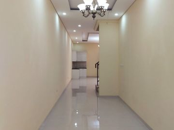 A68 Jual Rumah Baru di Kemanggisan Slipi Model American Classic