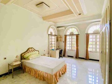 Rumah Dharmahusada Indah