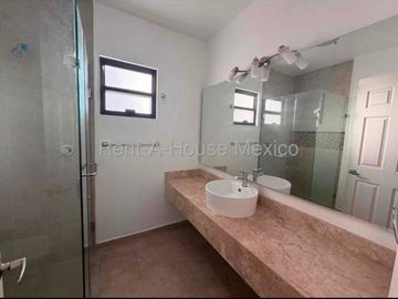 RENTA | Casa en El Mirador, Querétaro | 3 habitaciones | amplia casa | plazas comerciales cerca.
