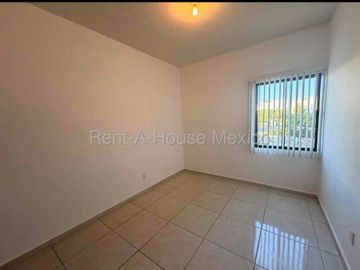 RENTA | Casa en El Mirador, Querétaro | 3 habitaciones | amplia casa | plazas comerciales cerca.