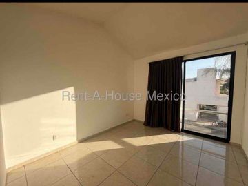 RENTA | Casa en El Mirador, Querétaro | 3 habitaciones | amplia casa | plazas comerciales cerca.