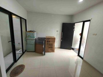 Disewakan rumah eastern park ada AC tiap kamar perumahan Grand Eastern, Surabaya timur