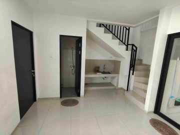 Disewakan rumah eastern park ada AC tiap kamar perumahan Grand Eastern, Surabaya timur