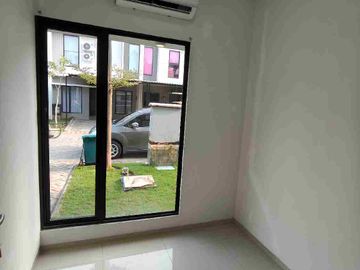 Disewakan rumah eastern park ada AC tiap kamar perumahan Grand Eastern, Surabaya timur