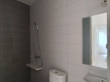 Rumah Cantik 2 Lantai Uk 7X12.5 di Suvarna Sutera Tangerang 1KA0002L