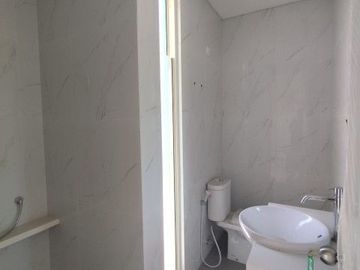 Rumah Cantik 2 Lantai Uk 7X12.5 di Suvarna Sutera Tangerang 1KA0002L