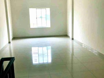 DIJUAL RUKO GREEN LAKE CITY