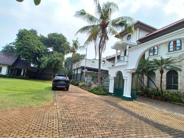UPDATE HARGA  BEST PRICE & BEST LOCATION !!! FOR SALE RUMAH MEWAH SIAP HUNI/ SEMI FURNISH UNDER NJOP HALAMAN LUAS DI PERMATA HIJAU DUA JAKARTA SELATAN