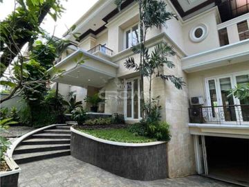 Rumah 3 Lantai di Pondok Indah Jakarta Selatan. SHM