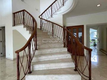 Rumah 3 Lantai di Pondok Indah Jakarta Selatan. SHM