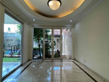 Rumah 3 Lantai di Pondok Indah Jakarta Selatan. SHM