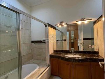 Rumah 3 Lantai di Pondok Indah Jakarta Selatan. SHM