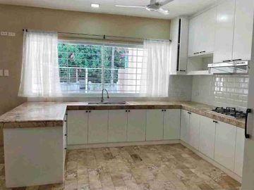 3-BEDROOM FURNISHED BUNGALOW HOUSE FOR RENT IN ANGELES CITY
