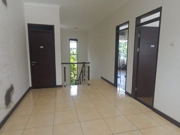 Dijual Rumah di Kota Baru Parahyangan, Bagus Luas Tatar Ratna Sasih