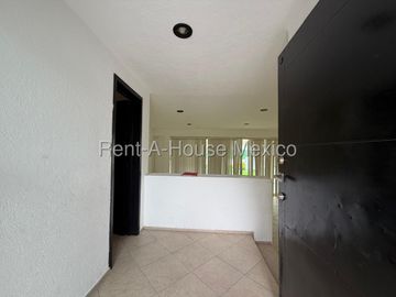 Casa en Venta, Real de Juriquilla, 193m2, Amplios espacios y excelente iluminación natural, 3 rec 2.5 baños, jardín privado con asador, Gran ubicación