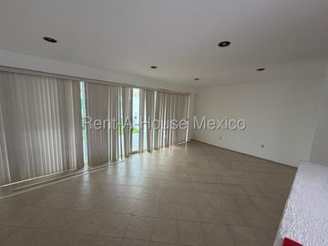 Casa en Venta, Real de Juriquilla, 193m2, Amplios espacios y excelente iluminación natural, 3 rec 2.5 baños, jardín privado con asador, Gran ubicación